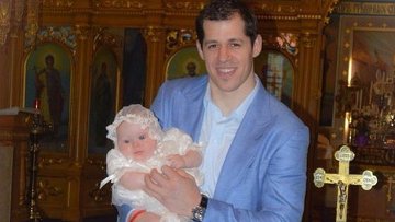 Звезда НХЛ и сборной России Евгений Малкин стал крестным отцом